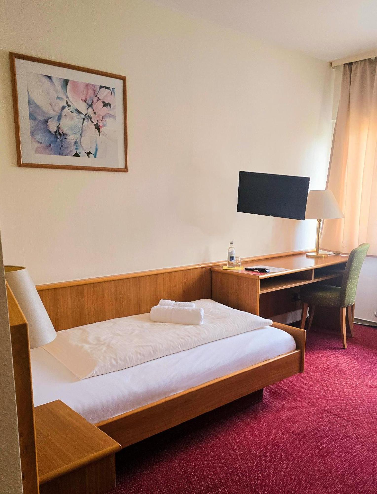 Hotel Zur Moselbruecke Schweich Ngoại thất bức ảnh