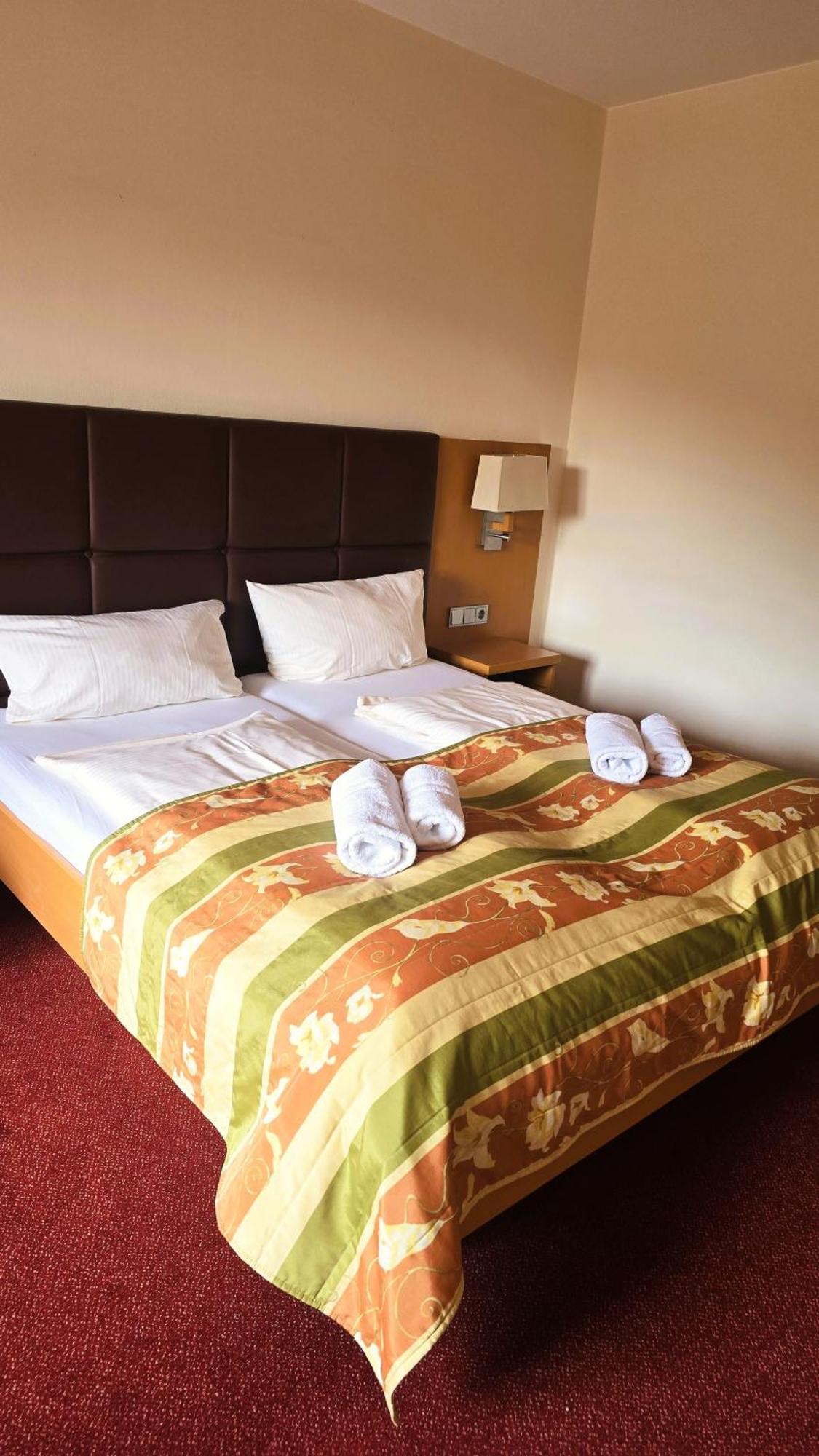 Hotel Zur Moselbruecke Schweich Ngoại thất bức ảnh